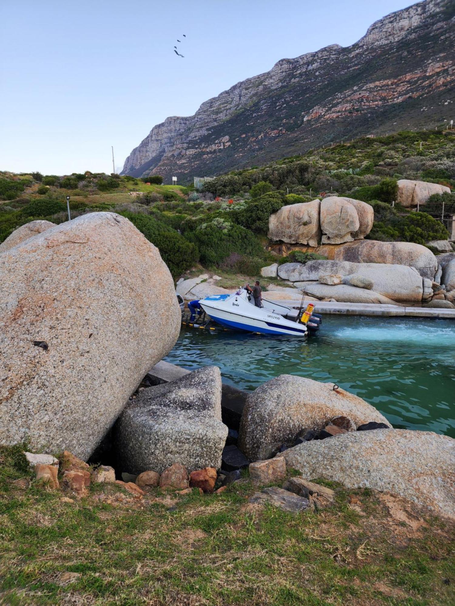 Boulders Blue Bed And Breakfast Simon's Town Exterior photo